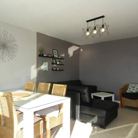 Bormes-les-mimosas, 3 Pieces, 6 Personnes - Fr-1-251-607 Lägenhet