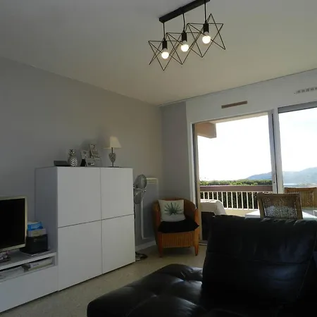 Bormes-les-mimosas, 3 Pieces, 6 Personnes - Fr-1-251-607 Lägenhet *